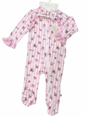 🦋milkberry Baby 2 Piece Bamboo Sleeper Set
Pink beach print 6-9Months